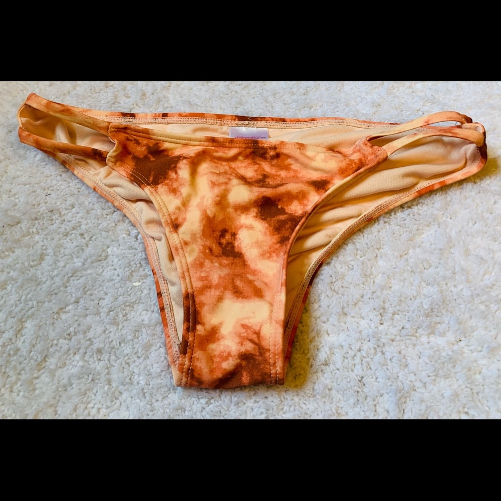 Sweet bikini bottoms - Picture 1 of 5